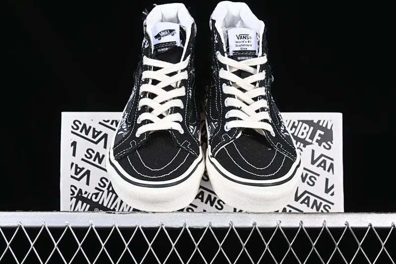 All categories Vans Vans series Vans Hi Vans high-top Vault by Vans x Invincible joint series high-top casual sneakers VN000CDDBP6